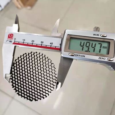 3.2mm حجم الخلية شبكة عسل عسل العسل لفاح للضوء LED مكافحة الانعكاس