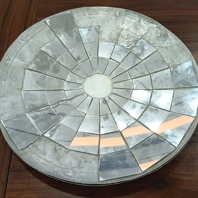 تُستخدم ألواح قرص العسل المصنوعة من الألومنيوم بحجم 1500*1800 مم في الألواح الشمسية.