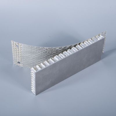 15mm 25mm 10mm Pvdf ألومنيوم ألواح عشب العسل للطيران والفضاء