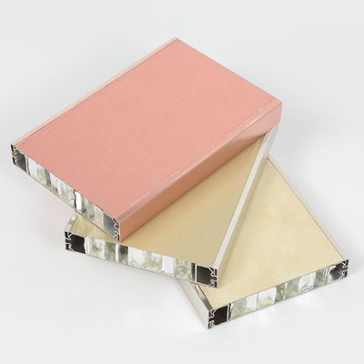 لوحة HPL Honeycomb مع أجزاء مضمنة مخصصة