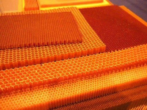 1220x1220ملم Nomex Core Honeycomb المواد للرادار رادوم