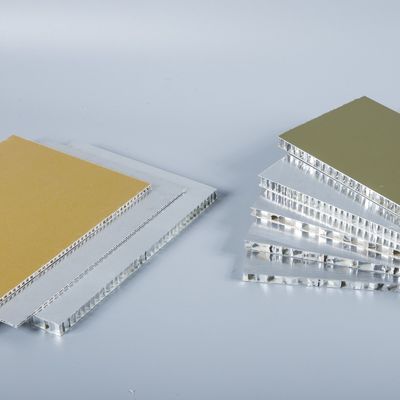 بناء طبقة PE و PVDF 1 2 ألومنيوم ألواح عسل