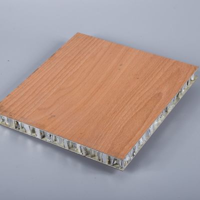 EN 45545 ألومنيوم 0.8mm ألواح عشب العسل للزخرفة الداخلية للنقل السكك الحديدية