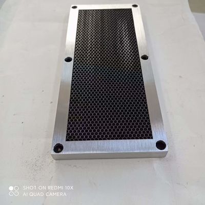 316L الفولاذ المقاوم للصدأ حبوب العسل النواة حبوب العسل فتحات 1200 * 2000mm للحماية من EMI