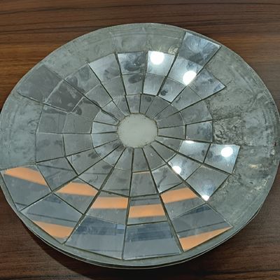 تُستخدم ألواح قرص العسل المصنوعة من الألومنيوم بحجم 1500*1800 مم في الألواح الشمسية.