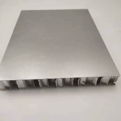 PVDF طلاء الألومنيوم عسل الحشيش اللوحة المركبة للحائط الستار