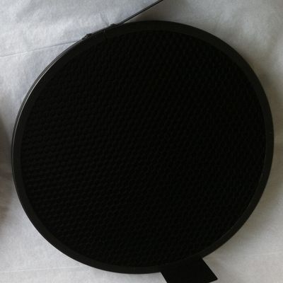 المنعكس المكشوف الشبكة العسل الألومنيوم 70mm 160mm صناعة إضاءة الأفلام والتلفزيون