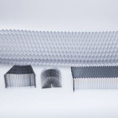 شكل الشريط الألومنيوم النواة العسل 1667x25x10mm